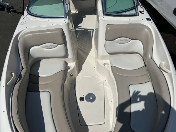 Used 2004 Sea Ray 220 Sundeck for sale